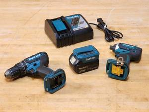 lot 149 image: (2) Makita Cordless Drills