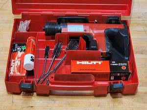 lot 184 image: Hilti DX35 Powder Actuated Stud Gun