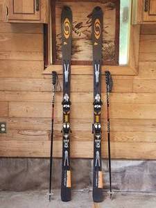 lot 232 image: Pair of Adult Salomon Streamline Down Hill Skis