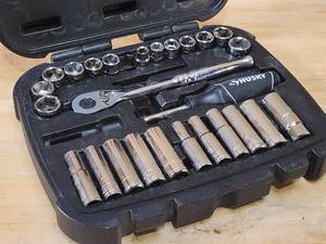 lot 162 image: Husky Metric Socket Set