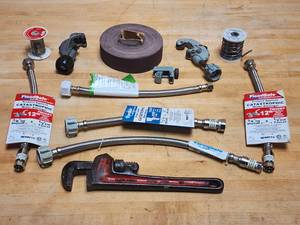 lot 148 image: Assorted Plumbing Supplies