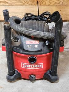 lot 165 image: Craftsman 12-Gal Shop Vac