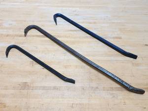 lot 90 image: (3) Assorted Size Pry Bars