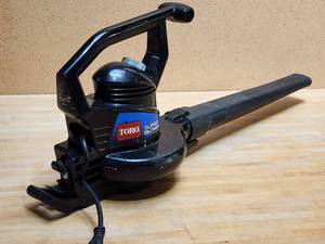 lot 247 image: Toro Electric Leaf Blower