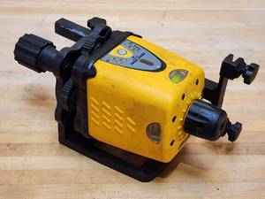 lot 225 image: David White Battery-Operated ML 450N Laser Level