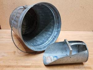 lot 211 image: Small Galvanized Trash Can with Scoop