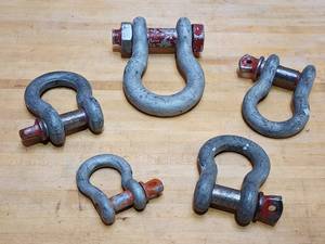 lot 224 image: Assorted Tow Hooks