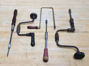 lot 231 image: Assorted Vintage Hand Drills