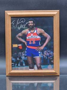 lot 130 image: Autographed Photo By NBA Hall of Fame Baltimore Bullets Great Elvin Hayes with COA