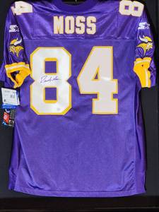 lot 4 image: Pro Line NFL Minnesota Vikings Jersey Autographed by HOF Great Randy Moss with  COA