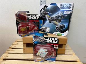 lot 5-K2025 image: Star Wars Lot  New in Package (Die-Cast & Mission Fleet Sets)
