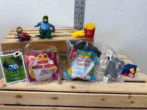 lot 20-K2025 image: 7-Piece Lot of Vintage McDonalds Happy Meal Toys