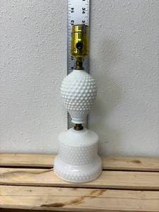lot 47-K2025 image: 1950s White Milk Glass Hobnail Polka Dot Electric Table Lamp