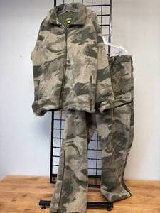 lot 56-K2025 image: New Mens XL Cabelas Outfitter Camo Berber Fleece Windshear Jacket & Pants  Discontinued & Rare