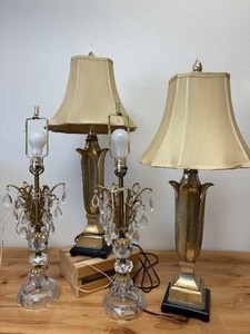 lot 87-K2025 image: Pair Lamps