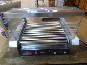 lot 14 image: Olde Midway Hot Dog Roller