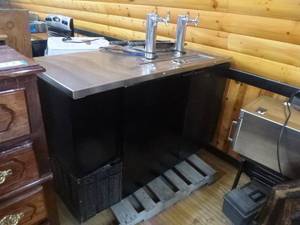 lot 15 image: Micro Matic 4 Keg Beer Cooler