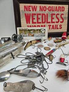 lot 35 image: Vintage Fishing Lot