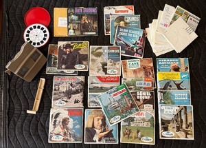 lot 88 image: Vintage VIEWMASTER Viewer w Many Slides