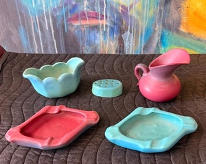 lot 6 image: Great Estate Lof of Vintage Van Briggle Pottery