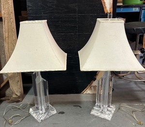 lot 102 image: Pair of Lucite Modern Contemporary Table Lamps