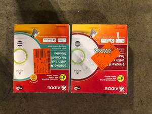 lot 65 image: Lot of Kidde Hardwired Smoke Detector with Smart Features and Voice Alerts, 10-Year Battery Backup, Wi-Fi Enabled   Customer Returns See Pictures