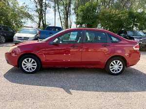 2009 FORD FOCUS SE (NO RESERVE)