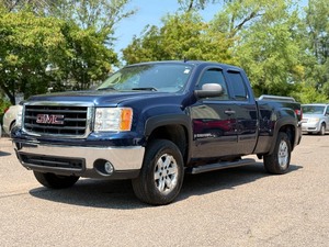 lot 9 image: 2008 GMC SIERRA 1500 SLE1 4x4 (NO RESERVE)