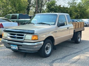 lot 12 image: 1994 FORD RANGER XLT W CUSTOM TRUCK BED NO ACCIDENTS