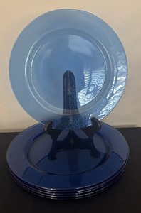 lot 31 image: Six Glass Chargers