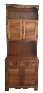lot 12 image: Charming Vintage Sprague Carlton Hutch Cabinet