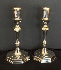 lot 78 image: Stunning Silver Plated Candle Holders