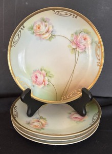 lot 115 image: Four Vintage Floral Royal Munich Hand Painted Porcelain Plates
