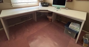 lot 120 image: White L Shaped Desk