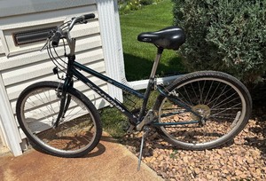 lot 163 image: Schwinn Frontier GS Mountain Bicycle