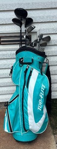 lot 165 image: Top Flight Golf Bag with Callaway Golf Clubs