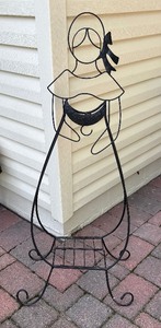 lot 166 image: Little Lady Metal Planter Stand