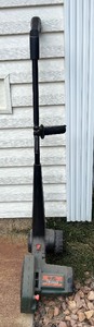 lot 172 image: Black & Decker 2 HP Electric Lawn Edger