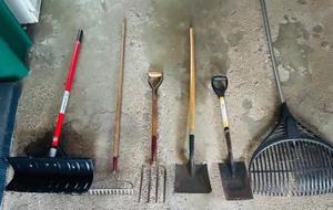 lot 154 image: Variety of Long Handled Tools