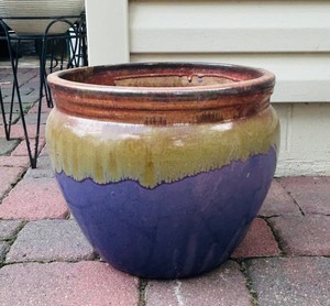 lot 156 image: Pretty Purple and Gold Flower  Plant Pot