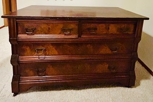 lot 144 image: Antique Victorian Eastlake Dresser