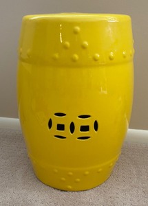 lot 184 image: Lovely Yellow Garden Stool