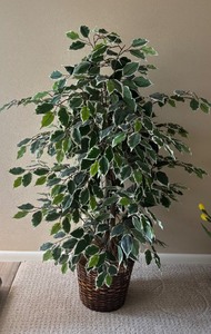 lot 189 image: Lovely Faux Tree