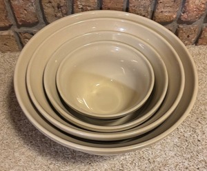 lot 197 image: Roseville Friendship Pottery Nesting Bowls (4)