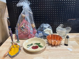 lot 14 image: Assorted Misc. Items