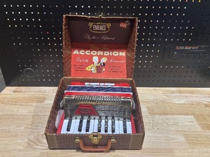 lot 31 image: Vintage Emend Golden Piano Accordion