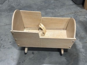 lot 34 image: Vintage Wooden Cradle