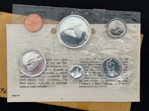 lot 7 image: 1967 Canadian Mint Set