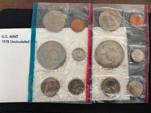 lot 12 image: 1978 P & D Mint Set