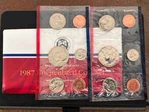 lot 16 image: 1987 P & D Mint Set